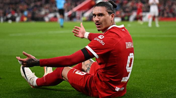 Kh&ocirc;ng phải Jackson hay Nunez, đ&acirc;y mới l&agrave; ng&ocirc;i sao 'ch&acirc;n gỗ' nhất nước Anh