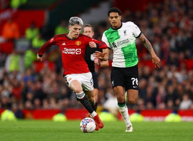 Soi k&egrave;o phạt g&oacute;c MU vs Liverpool, 21h30 ng&agrave;y 7/4