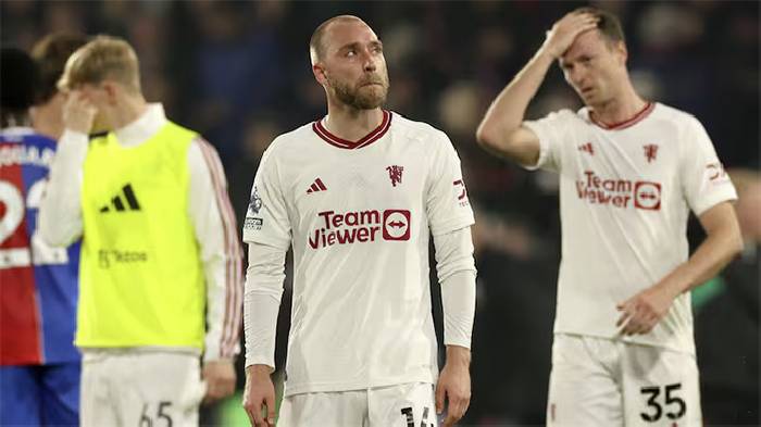 MU chạm cột mốc siêu tệ, HLV Ten Hag có nguy cơ mất ghế