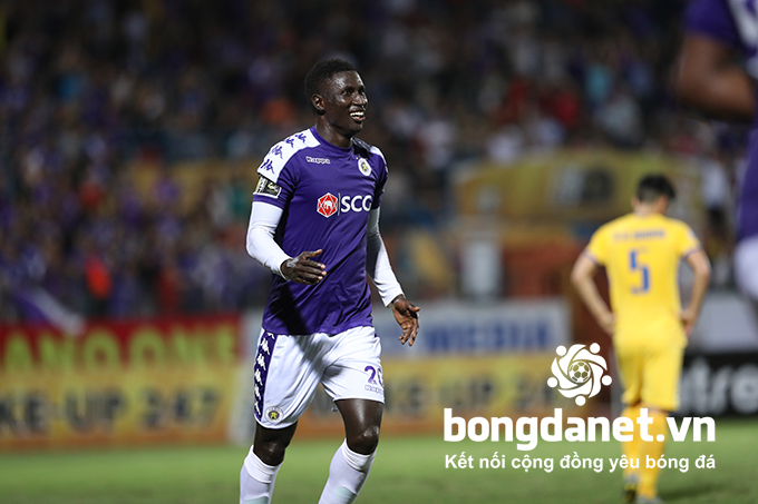 Hà Nội vs B.Bình Dương: Pape Omar muốn đoạt danh hiệu ‘Vua phá lưới’