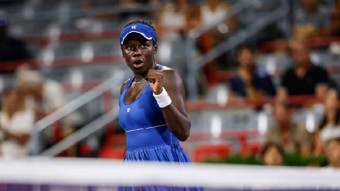Tay vợt 18 tuổi thắng sốc Rybakina, gặp Naomi Osaka ở chung kết Canadian Open