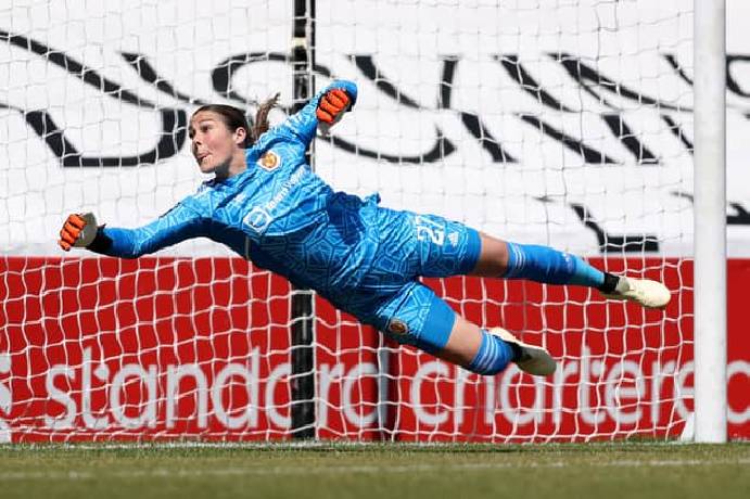 Nóng! M.U sắp để mất thủ môn số 1 thế giới vào tay Pháo thủ