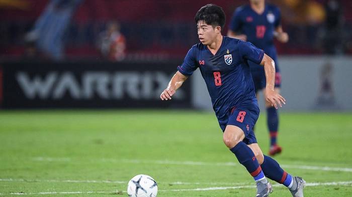 Ekanit Panya, cầu thủ bị CĐV đ&ograve;i đuổi khỏi ĐT Th&aacute;i Lan vĩnh viễn, l&agrave; ai?