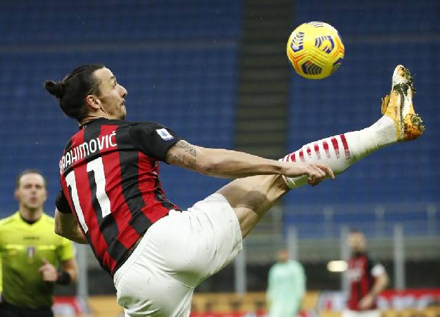 Zlatan Ibrahimovic lập kỳ tích ở tuổi 39