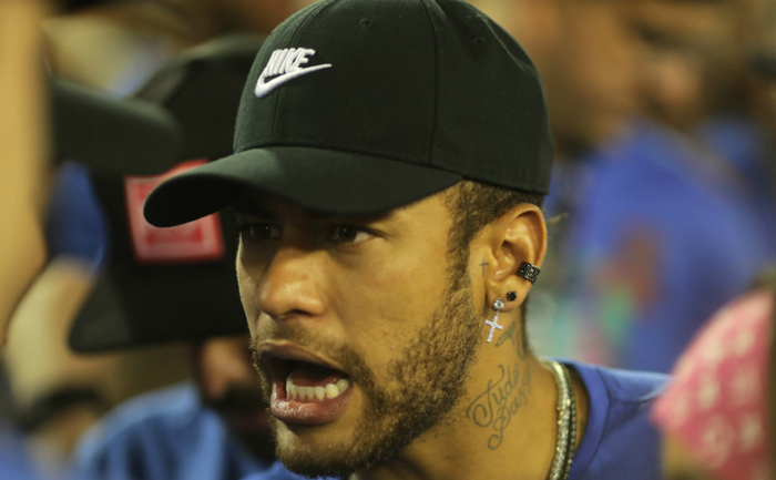 Neymar c&oacute; thể bị phạt nặng sau khi PSG bị MU &lsquo;hất cẳng&rsquo;
