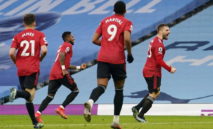 MU thắng derby Manchester, Arsenal v&agrave; Real Madrid vui l&acirc;y