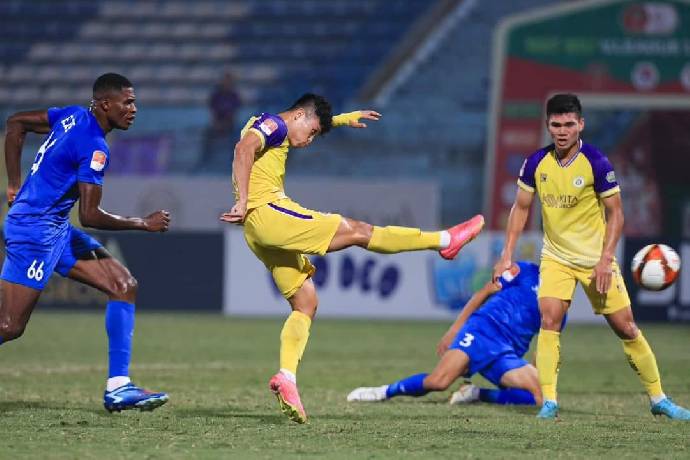 Tuấn Hải chấn thương trong ngày Hà Nội FC đại thắng