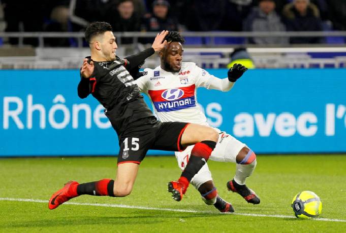 Soi kèo phạt góc Lyon vs Rennes, 18h00 ngày 9/4