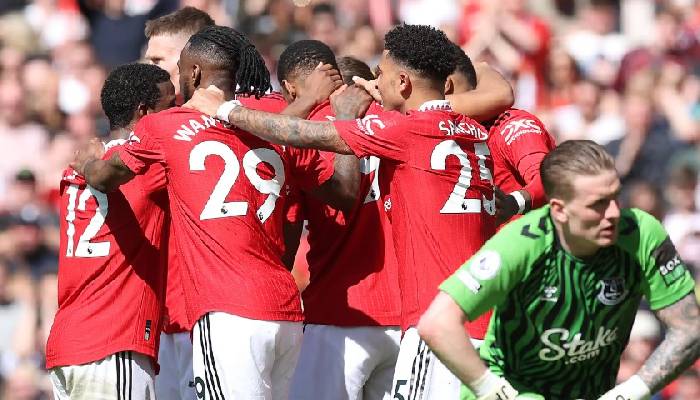 Tin M.U tối 8/4: Sao Bayer thả th&iacute;nh Quỷ Đỏ; United tạm chiếm vị tr&iacute; thứ 3