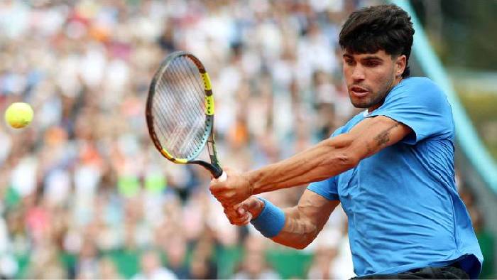 Alcaraz dễ dàng giành vé vào vòng 3 Monte Carlo Masters 2026