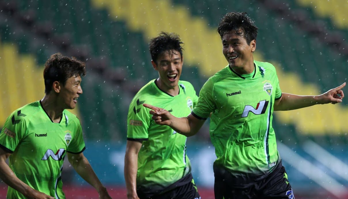 Trực tiếp b&oacute;ng đ&aacute; Jeonbuk Hyundai Motors vs Suwon Samsung Bluewings, 17h00 ng&agrave;y 8/5