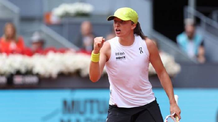 Swiatek ‘vùi dập’ đối thủ sau 52 phút, vào vòng 3 Rome Masters