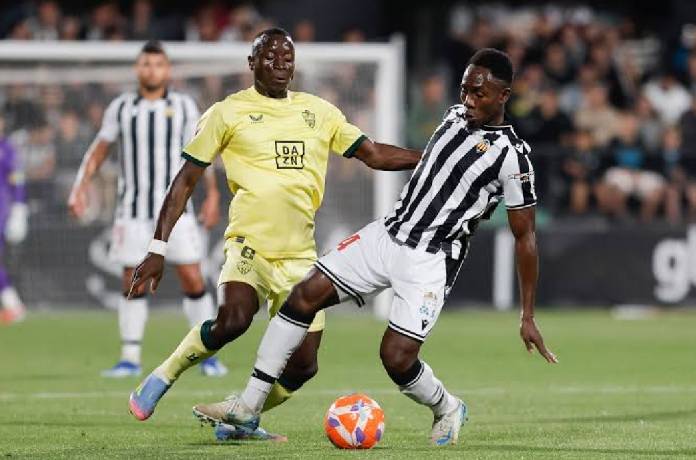 Soi kèo góc Almeria vs Castellon, 02h00 ngày 10/06
