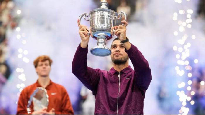 Alcaraz so&aacute;n ng&ocirc;i số 1 thế giới của Sinner sau chức v&ocirc; địch US Open