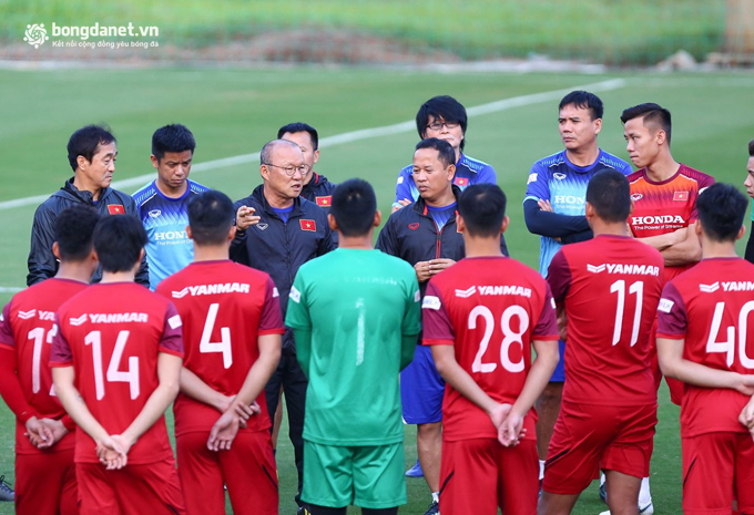 Tin b&oacute;ng đ&aacute; đội tuyển Việt Nam ng&agrave;y 8/11: Thầy Park đổi lịch tập ĐTVN