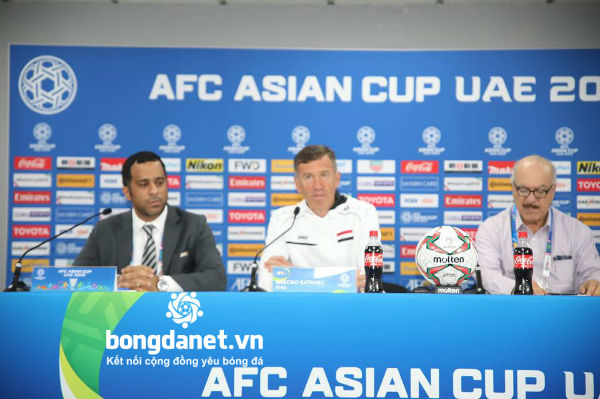 HLV Iraq 'tiền hậu bất nhất' sau m&agrave;n h&uacute;t chết trước ĐT Việt Nam