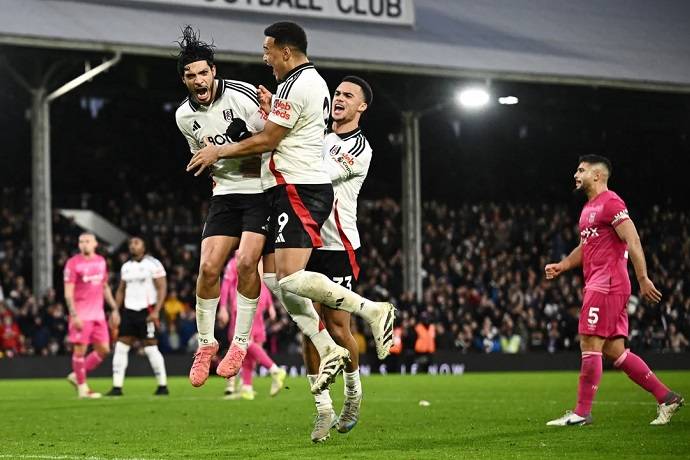 Soi k&egrave;o phạt g&oacute;c Fulham vs Watford, 2h45 ng&agrave;y 10/1