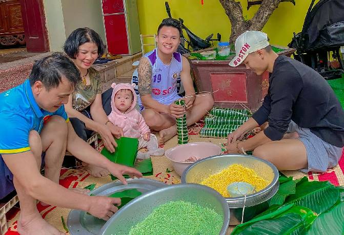 Quang Hải 'làm màu', bị Đức Chinh 'bốc phốt'