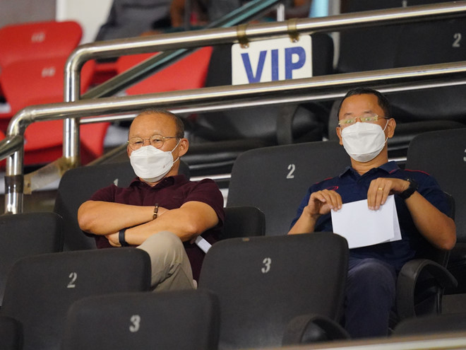 HLV Park Hang-seo khiến Phan Văn Đức gặp &aacute;p lực tr&ecirc;n s&acirc;n Thống Nhất