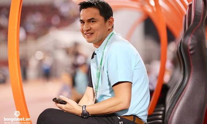 HLV Kiatisak tham gia ‘đãi cát tìm vàng’ cho HAGL