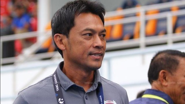Lộ diện ứng viên thay thế HLV Sirisak ở ĐT Thái Lan