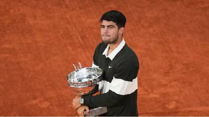Alcaraz v&ocirc; địch Roland Garros 2025 sau m&agrave;n ngược d&ograve;ng kh&ocirc;ng tưởng trước Sinner