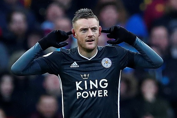 Jamie Vardy đi v&agrave;o lịch sử sau c&uacute; đ&uacute;p gi&uacute;p Leicester cắt đu&ocirc;i Man City