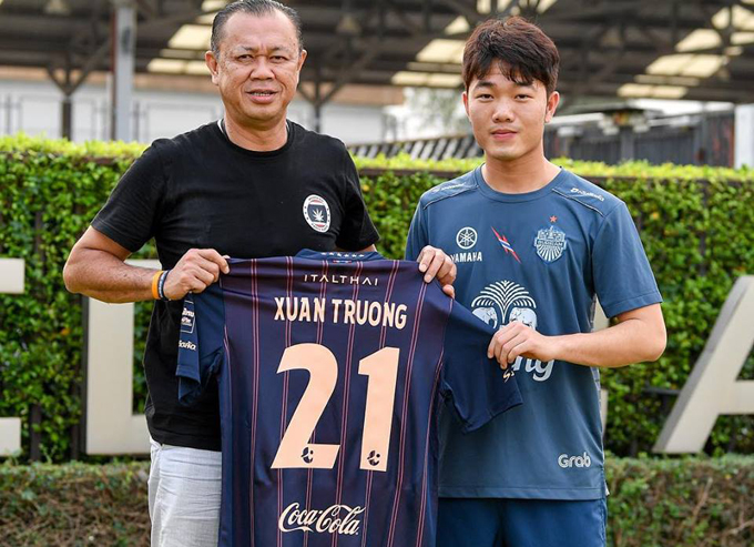 CH&Iacute;NH THỨC: Xu&acirc;n Trường mặc số &aacute;o 21 ở Buriram Utd