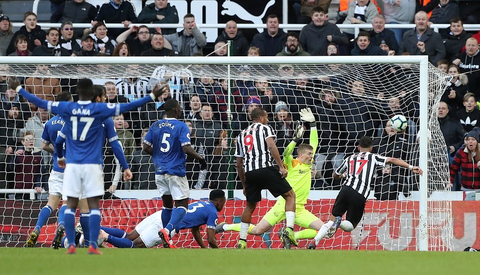 Video Newcastle 3-2 Everton (Premier League, Ngoại hạng Anh v&ograve;ng 30)