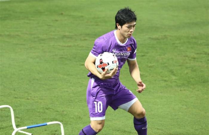 Công Phượng bị cắm sừng khi tập trung cùng ĐT Việt Nam