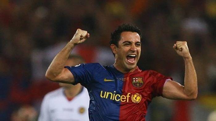 Tiền đạo huyền thoại từng bị Xavi dằn mặt khi chân ướt chân ráo tới Barca