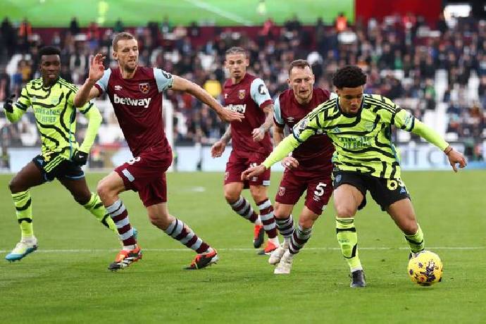 Si&ecirc;u m&aacute;y t&iacute;nh dự đo&aacute;n West Ham vs Arsenal, 22h30 ng&agrave;y 10/5