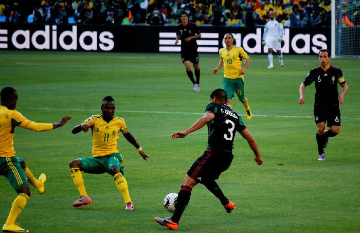 Soi kèo thẻ phạt Mexico vs Nam Phi, 2h00 ngày 12/6