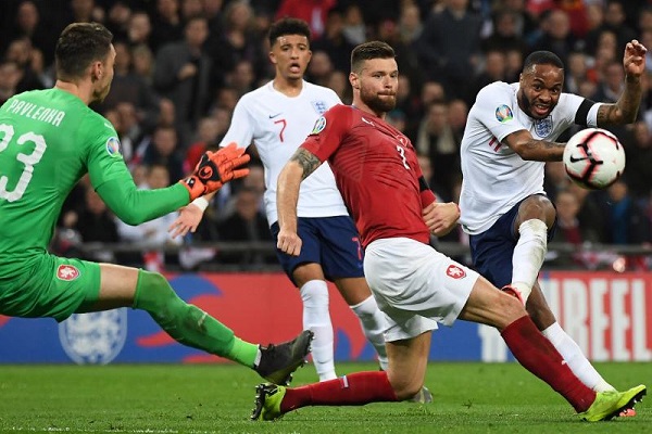 Dự đoán CH Séc vs Anh (1h45 12/10) bởi Milan Baros