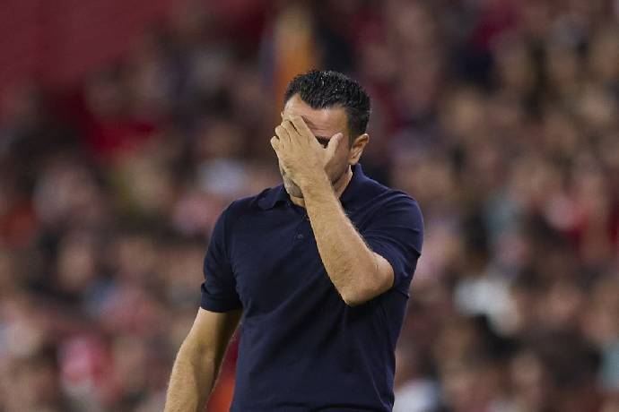 'Thần đồng' chấn thương nghiêm trọng, Xavi đứng ngồi không yên