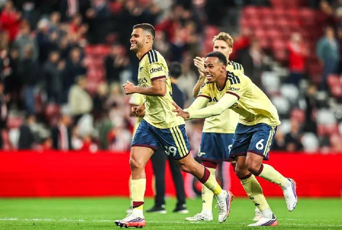 Soi kèo góc Arsenal vs Leeds, 18h30 ngày 10/10