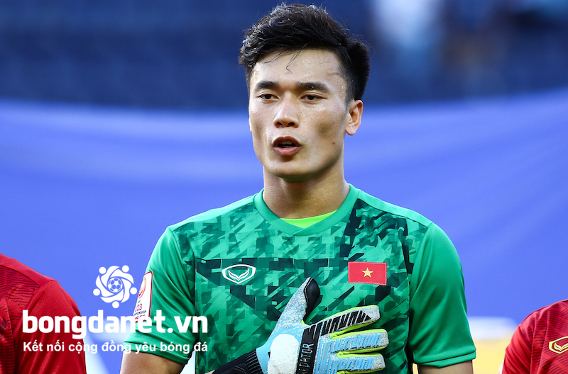 B&ugrave;i Tiến Dũng chấn thương vai, nghỉ trận U23 Việt Nam-U23 Jordan?