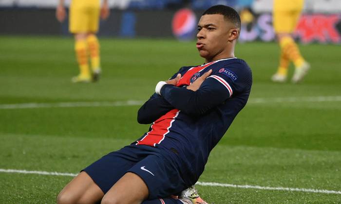 Kylian Mbappe ph&aacute; kỷ lục Champions League của Lionel Messi