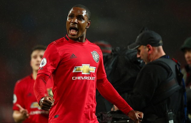 Đội b&oacute;ng chủ quản của Odion Ighalo gửi tối hậu thư cho MU