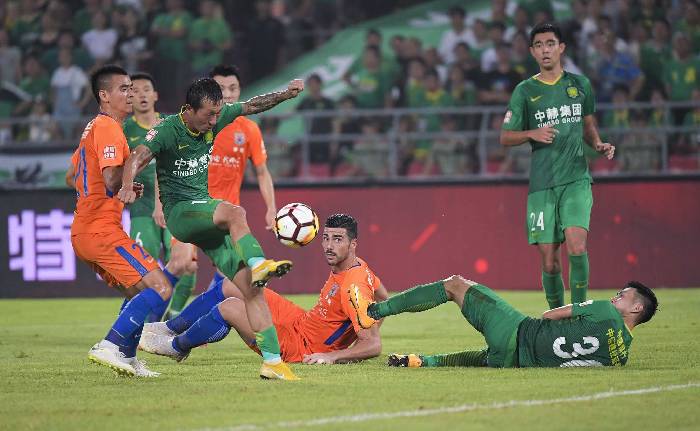Soi kèo phạt góc Guangzhou City vs Shandong TaiShan, 16h30 ngày 12/6