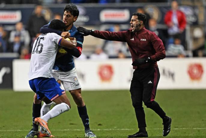 Soi kèo thẻ phạt Mỹ vs Paraguay, 08h00 ngày 13/6