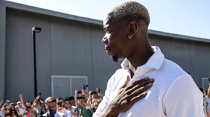 Vừa chia tay Quỷ Đỏ, Pogba đã có hành động 'xấu xí' với CĐV Man United