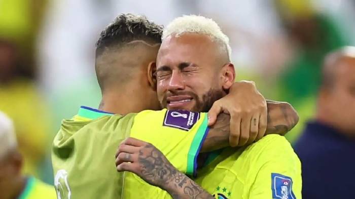 Năn nỉ ông lớn giải cứu, Neymar bàng hoàng vì bị chủ tịch 'chặn số'