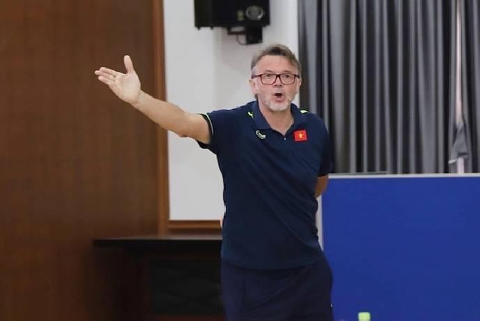 HLV Troussier: 'Nếu không sẵn sàng đối đầu thử thách thì tôi đã chia tay ĐTVN'