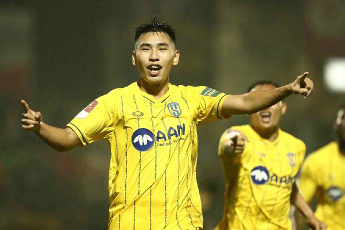 Đinh Xu&acirc;n Tiến vắng mặt b&iacute; ẩn ở trận SLNA gặp H&agrave; Nội