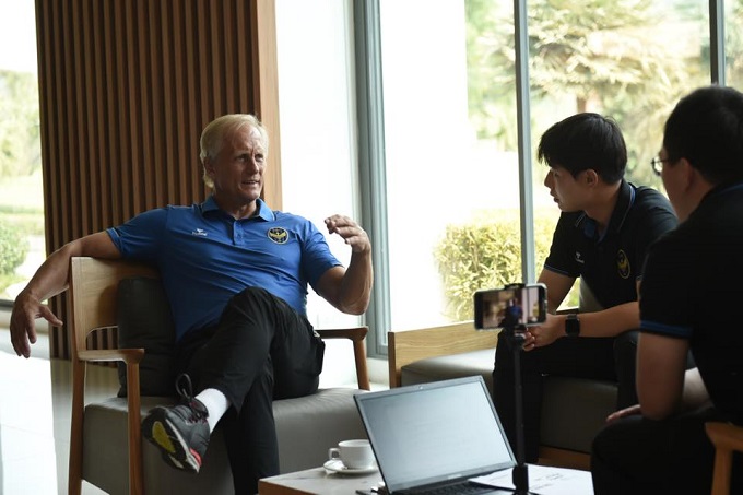 HLV Incheon United hé lộ lý do chiêu mộ Công Phượng