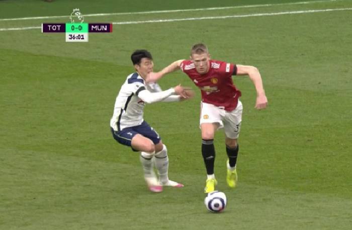 HLV Solskjaer dạy dỗ 'con trai' Son Heung-min