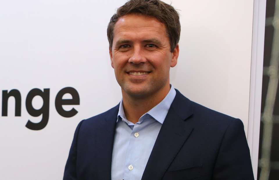 Cựu sao Liverpool dự đo&aacute;n bất ngờ về ng&ocirc;i v&ocirc; địch Ngoại hạng Anh