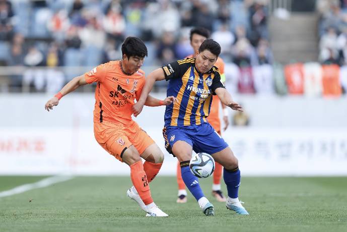 Nhận định, soi kèo Ulsan HD vs Jeju SK, 17h30 ngày 13/5: Sáng cửa dưới