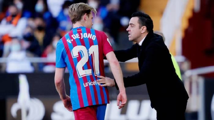 HLV Xavi ra điều kiện 'thép' để De Jong sang Man United